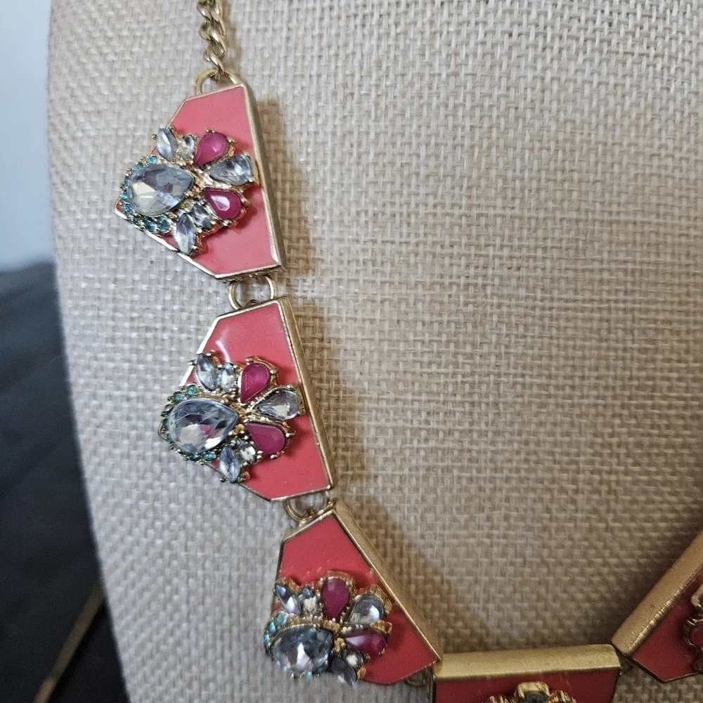 Bauble Bar Elegant Gold and Coral Pink Statement Necklace Chunky Rhinestone